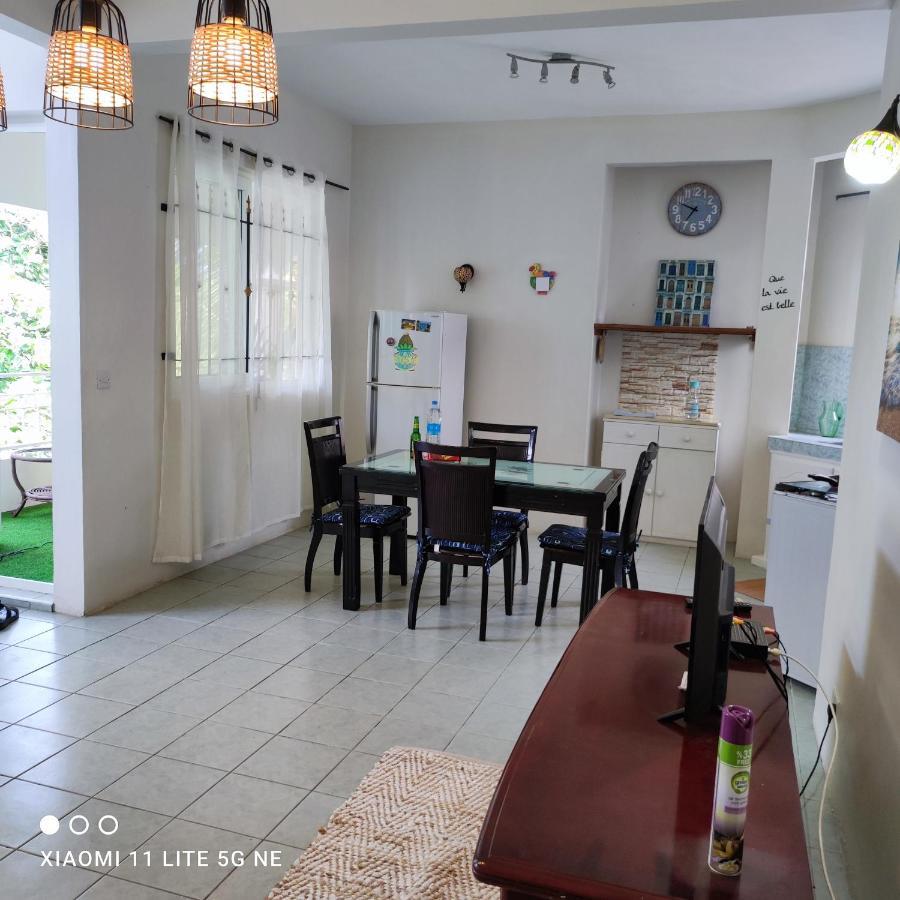 Grand Baie View Appart Екстер'єр фото