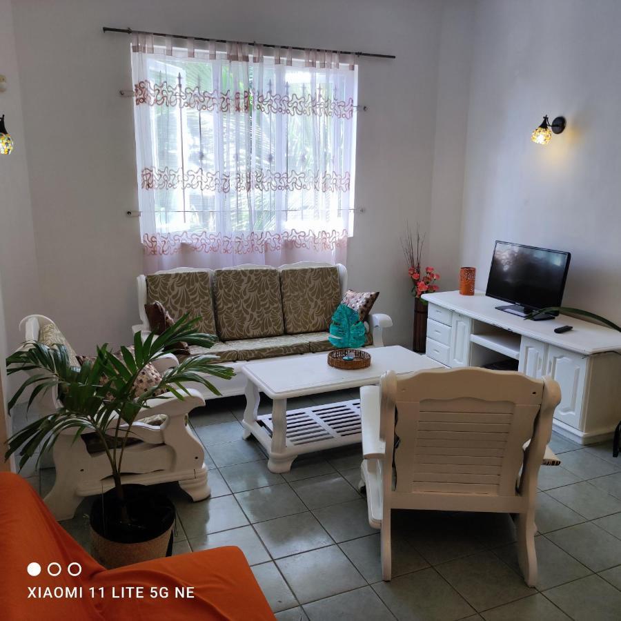 Grand Baie View Appart Екстер'єр фото
