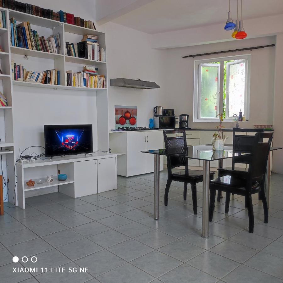 Grand Baie View Appart Екстер'єр фото
