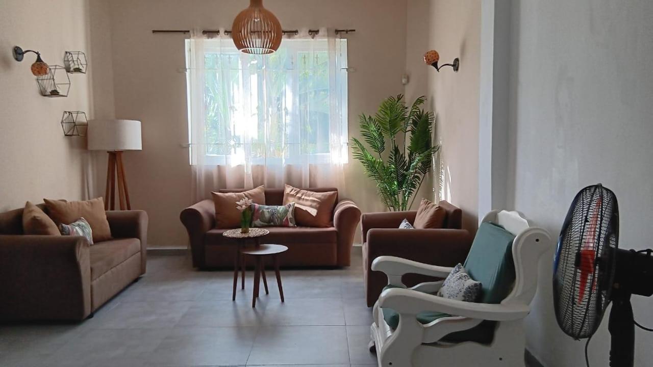 Grand Baie View Appart Екстер'єр фото